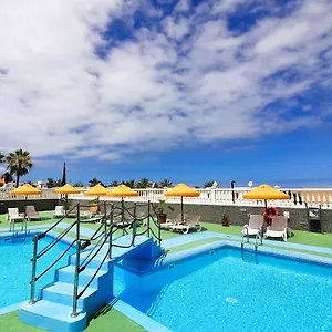 Olympia 425, View Wifi Free Holiday home